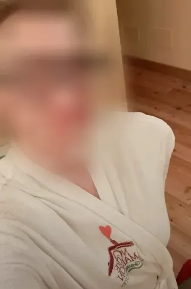 Alexandra, 40