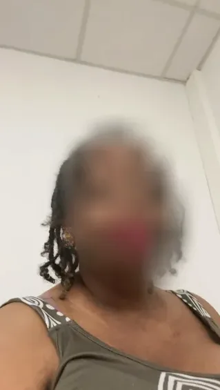 Andrea, 32