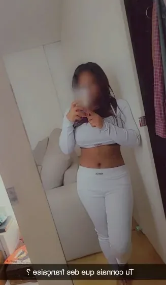 Claudia, 25