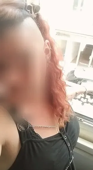 Claudia, 35