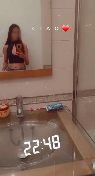 Corinna, 23