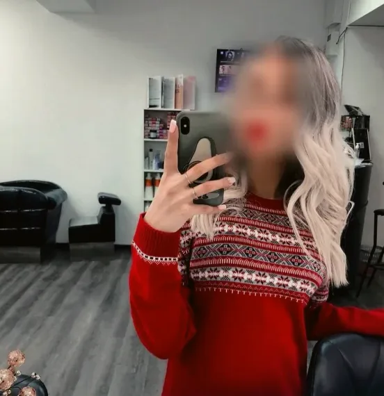 Elena, 35