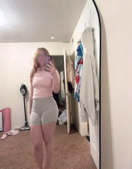 Emina, 30