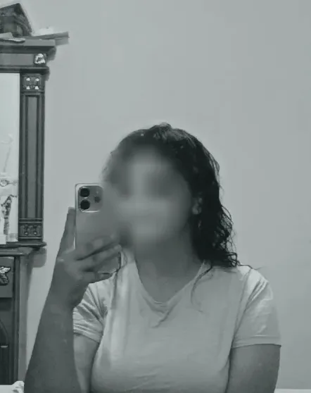 Emina, 22