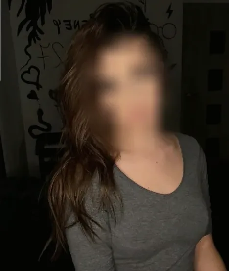 Emma, 32