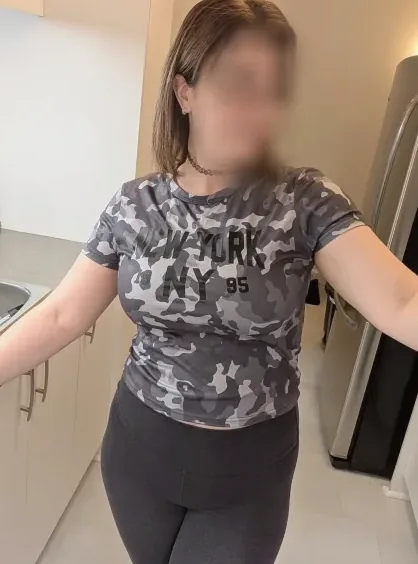 Jasmin, 29