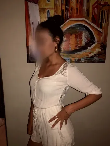 Lara, 32