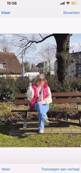 Manuela, 26