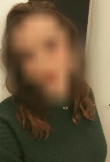 Renate, 27