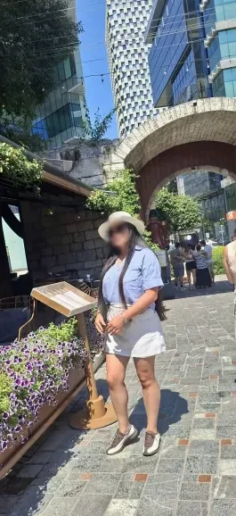 Renate, 35